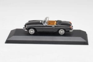 MGB Kabrioletas Juodas Minichamps 1:43 430131030 Metalas
