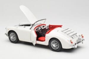 MGA Roadster Old English White Revell 1:18 08455 Metalas - nuotrauka 5 iš 8