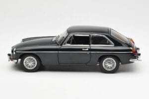 MGB GT Mk2 Coupe Racing Žalias AUTOart 1:18 76602 Metalas - nuotrauka 4 iš 8