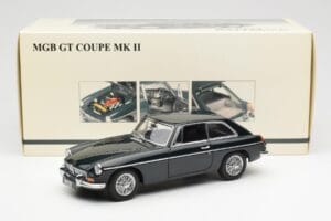 MGB GT Mk2 Coupe Racing Žalias AUTOart 1:18 76602 Metalas - nuotrauka 8 iš 8
