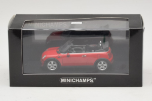 Mini Cooper R52 Kabrioletas Raudonas Minichamps 1:43 431138230 Metalas - nuotrauka 4 iš 4