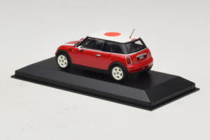 Mini Cooper Raudonas su Japonijos Vėliava Minichamps 1:43 80420309024-R1 Metalas - nuotrauka 3 iš 5