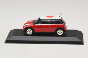 Mini Cooper Raudonas su Japonijos Vėliava Minichamps 1:43 80420309024-R1 Metalas