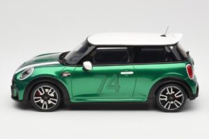 MINI Cooper F56 JCW British Racing Žalias Otto 1:18 OT1098 Derva - nuotrauka 3 iš 6