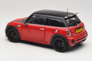 Mini Cooper John Cooper Works R56 Raudonas & Juodas Kyosho 1:18 80430419909 Metalas - nuotrauka 7 iš 8