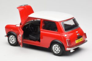 Mini Cooper Raudonas Bburago 1:18 3379 Metalas - nuotrauka 5 iš 8