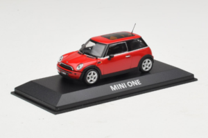 Mini Cooper Raudonas Minichamps 1:43 MINI010 Metalas - nuotrauka 2 iš 4