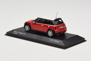 MINI Cooper S R53 Raudonas Minichamps 1:43 431138200 Metalas - nuotrauka 3 iš 5