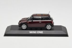 Mini One R50 Tamsiai Raudonas Su Juodu Stogu Minichamps 1:43 MINI008 Metalas