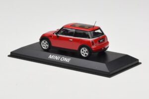Mini One R50 Raudonas Su Raudonu Stogu Minichamps 1:43 MINI001 Metalas - nuotrauka 3 iš 5