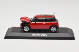 Mini One R50 Raudonas Su Raudonu Stogu Minichamps 1:43 MINI001 Metalas - nuotrauka 5 iš 5