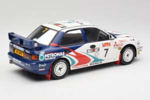 Mitsubishi Lancer Evo 3 Group A #4 T. Makinen / S. Harjanne Rally Australia 1996 Otto 1:18 OT475 Derva - nuotrauka 2 iš 6