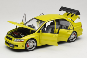 Mitsubishi Lancer Evo VII Mustard Yellow AUTOart 1:18 77166 Metalas - nuotrauka 2 iš 8