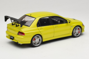 Mitsubishi Lancer Evo VII Mustard Yellow AUTOart 1:18 77166 Metalas - nuotrauka 3 iš 8