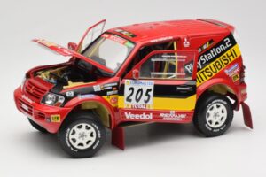 Mitsubishi Pajero Rallye Raid #205 Paris-Dakar Rally 2001 Solido 1:18 9022 Metalas - nuotrauka 2 iš 8