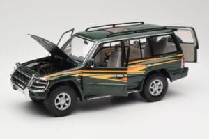 Mitsubishi Pajero V20 LWB Žalias Sun Star 1:18 1225 Metalas - nuotrauka 2 iš 8