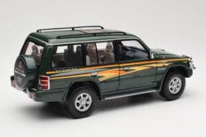 Mitsubishi Pajero V20 LWB Žalias Sun Star 1:18 1225 Metalas - nuotrauka 3 iš 8