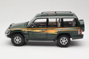 Mitsubishi Pajero V20 LWB Žalias Sun Star 1:18 1225 Metalas - nuotrauka 4 iš 8