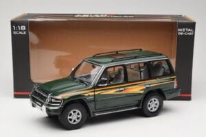 Mitsubishi Pajero V20 LWB Žalias Sun Star 1:18 1225 Metalas - nuotrauka 8 iš 8
