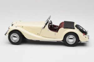 Morgan 4/4 Series II Baltas Kyosho 1:18 08111W Metalas - nuotrauka 4 iš 8
