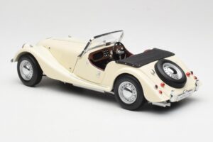 Morgan 4/4 Series II Baltas Kyosho 1:18 08111W Metalas - nuotrauka 7 iš 8