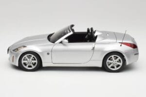 Nissan 350Z Z33 Roadster Diamond Sidabrinis AUTOart 1:18 77371 Metalas - nuotrauka 4 iš 8