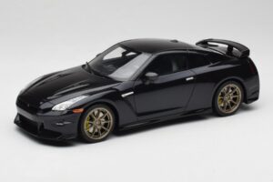 Nissan GT-R R35 Takumi Edition Midnight Purple GT Spirit 1:18 GT932 Derva