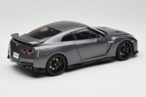 Nissan GT-R R35 Track Edition NISMO Gun Metallic MotorHelix 1:18 M83507 Metalas - nuotrauka 3 iš 8