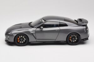 Nissan GT-R R35 Track Edition NISMO Gun Metallic MotorHelix 1:18 M83507 Metalas - nuotrauka 4 iš 8