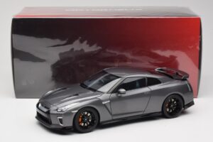 Nissan GT-R R35 Track Edition NISMO Gun Metallic MotorHelix 1:18 M83507 Metalas - nuotrauka 8 iš 8