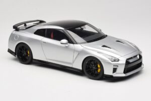 Nissan GT-R R35 Track Edition NISMO T-Spec Ultimate Metal Silver MotorHelix 1:18 M83517 Metalas - nuotrauka 6 iš 8