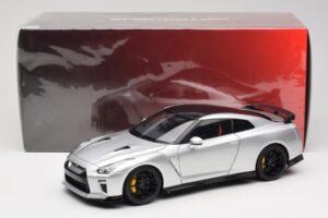 Nissan GT-R R35 Track Edition NISMO T-Spec Ultimate Metal Silver MotorHelix 1:18 M83517 Metalas - nuotrauka 8 iš 8