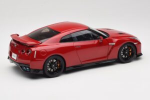 Nissan GT-R R35 Track Edition NISMO Vibrant Red MotorHelix 1:18 M83511 Metalas - nuotrauka 3 iš 8