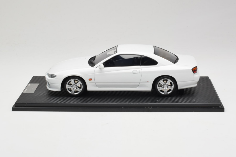 Nissan Silvia S15 Spec-S Baltas Cracked Plexi One Model 1:18 REMC034 Metalas
