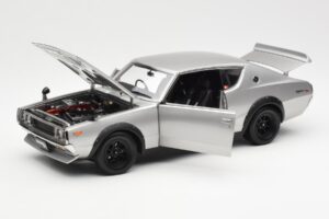 Nissan Skyline 2000 GT-R KPGC110 Sidabrinis Kyosho 1:18 08255S Metalas - nuotrauka 2 iš 8