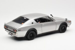 Nissan Skyline 2000 GT-R KPGC110 Sidabrinis Kyosho 1:18 08255S Metalas - nuotrauka 3 iš 8