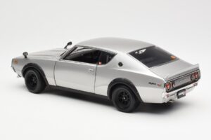 Nissan Skyline 2000 GT-R KPGC110 Sidabrinis Kyosho 1:18 08255S Metalas - nuotrauka 7 iš 8