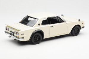 Nissan Skyline 2000 GT-R KPGC110 Baltas Kyosho 1:18 08127W Metalas - nuotrauka 3 iš 8