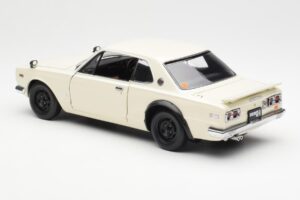 Nissan Skyline 2000 GT-R KPGC110 Baltas Kyosho 1:18 08127W Metalas - nuotrauka 7 iš 8