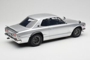 Nissan Skyline C10 2000 GT-R Sidabrinis Otto 1:12 G094 Derva - nuotrauka 2 iš 6
