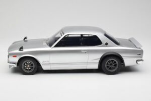 Nissan Skyline C10 2000 GT-R Sidabrinis Otto 1:12 G094 Derva - nuotrauka 3 iš 6