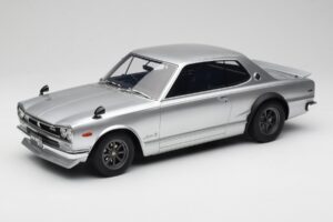 Nissan Skyline C10 2000 GT-R Sidabrinis Otto 1:12 G094 Derva