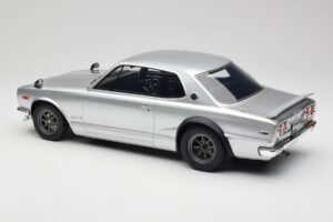 Nissan Skyline C10 2000 GT-R Sidabrinis Otto 1:12 G094 Derva - nuotrauka 5 iš 6