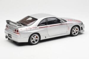Nissan Skyline GT-R R33 R-Tune Sidabrinis AUTOart 1:18 77326 Metalas - nuotrauka 3 iš 8