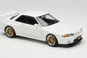 Nissan Skyline GT-R R32 V-Spec II Tuned Crystal White AUTOart 1:18 77416 Metalas - nuotrauka 6 iš 8