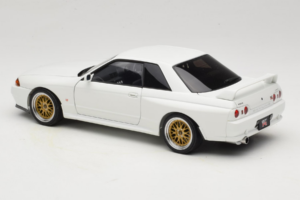 Nissan Skyline GT-R R32 V-Spec II Tuned Crystal White AUTOart 1:18 77416 Metalas - nuotrauka 7 iš 8