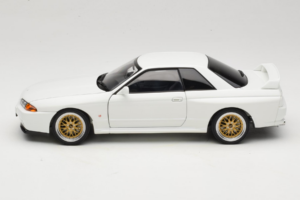 Nissan Skyline GT-R R32 V-Spec II Tuned Crystal White AUTOart 1:18 77416 Metalas - nuotrauka 4 iš 8