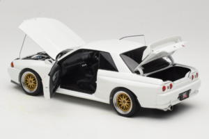 Nissan Skyline GT-R R32 V-Spec II Tuned Crystal White AUTOart 1:18 77416 Metalas - nuotrauka 5 iš 8