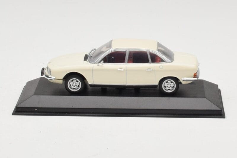 NSU Ro80 Baltas Minichamps 1:43 NUS001 Metalas