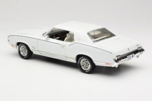 Oldsmobile Cutlass SX Baltas ERTL 1:18 33775 Metalas - nuotrauka 7 iš 8